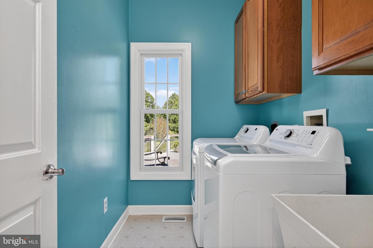 14405 Cervantes Avenue photo 39