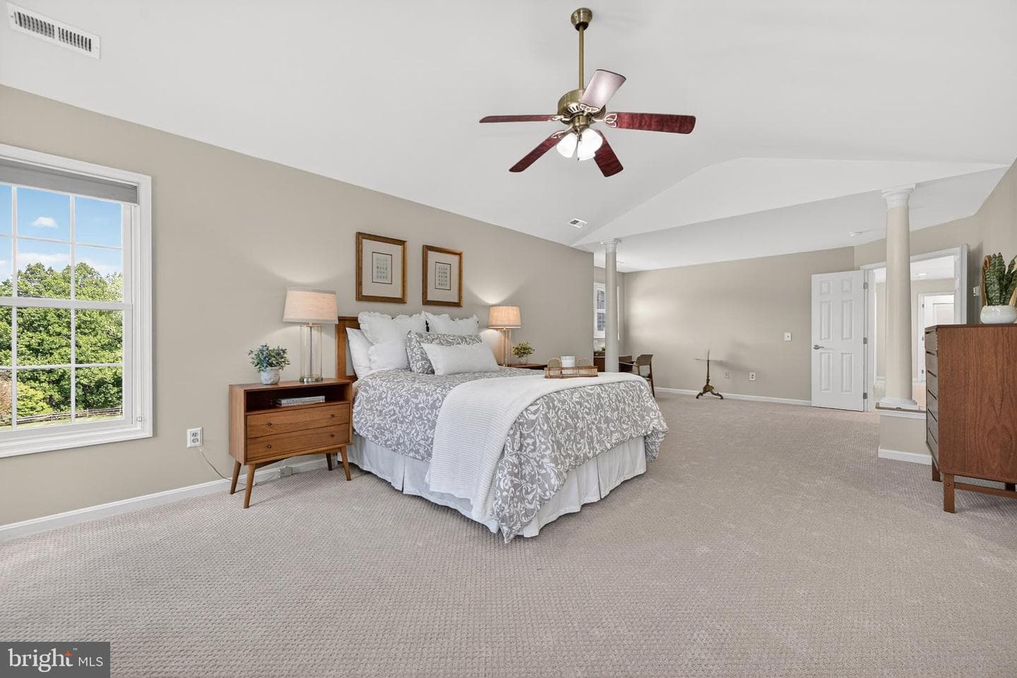 14405 Cervantes Avenue photo 45