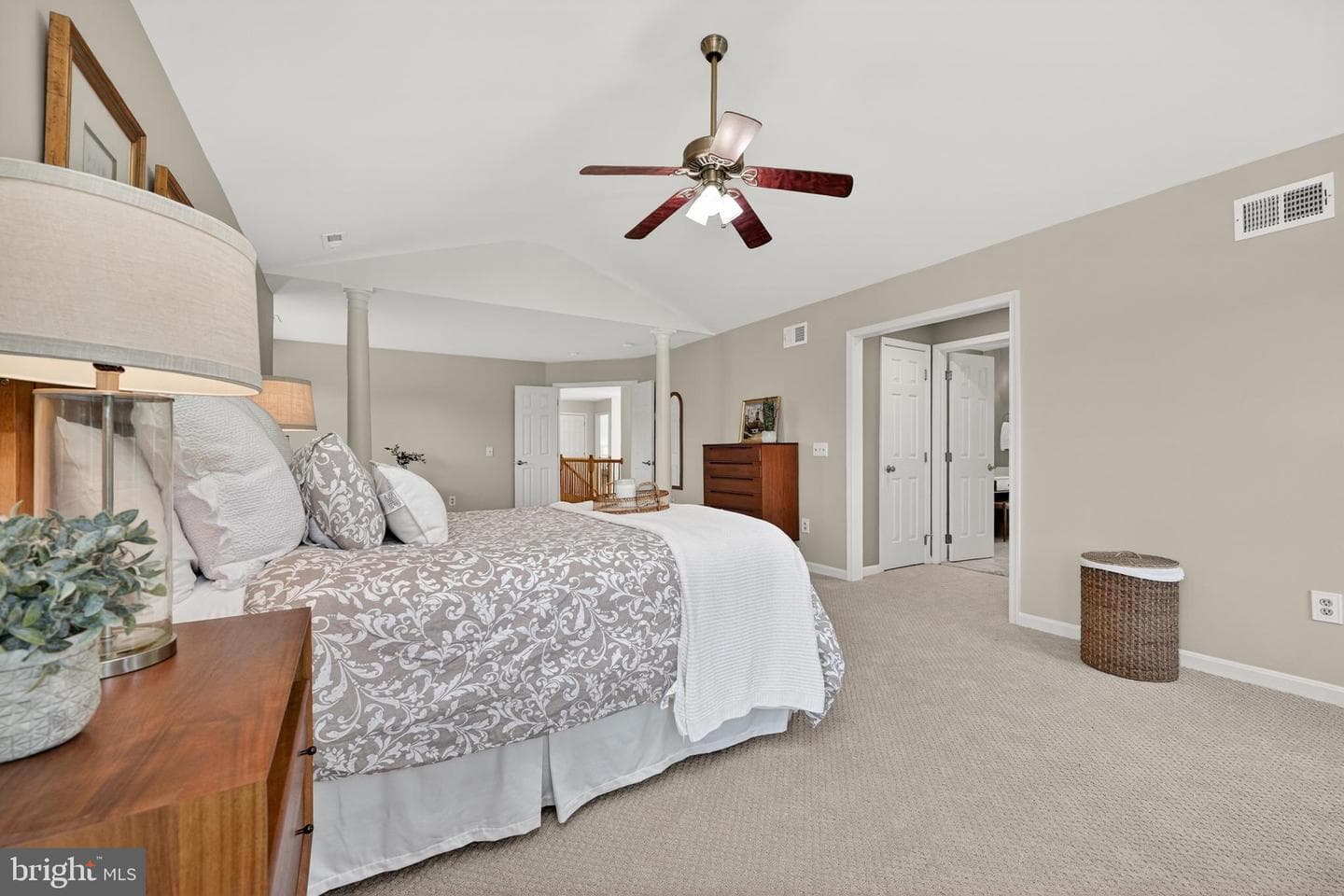 14405 Cervantes Avenue photo 46