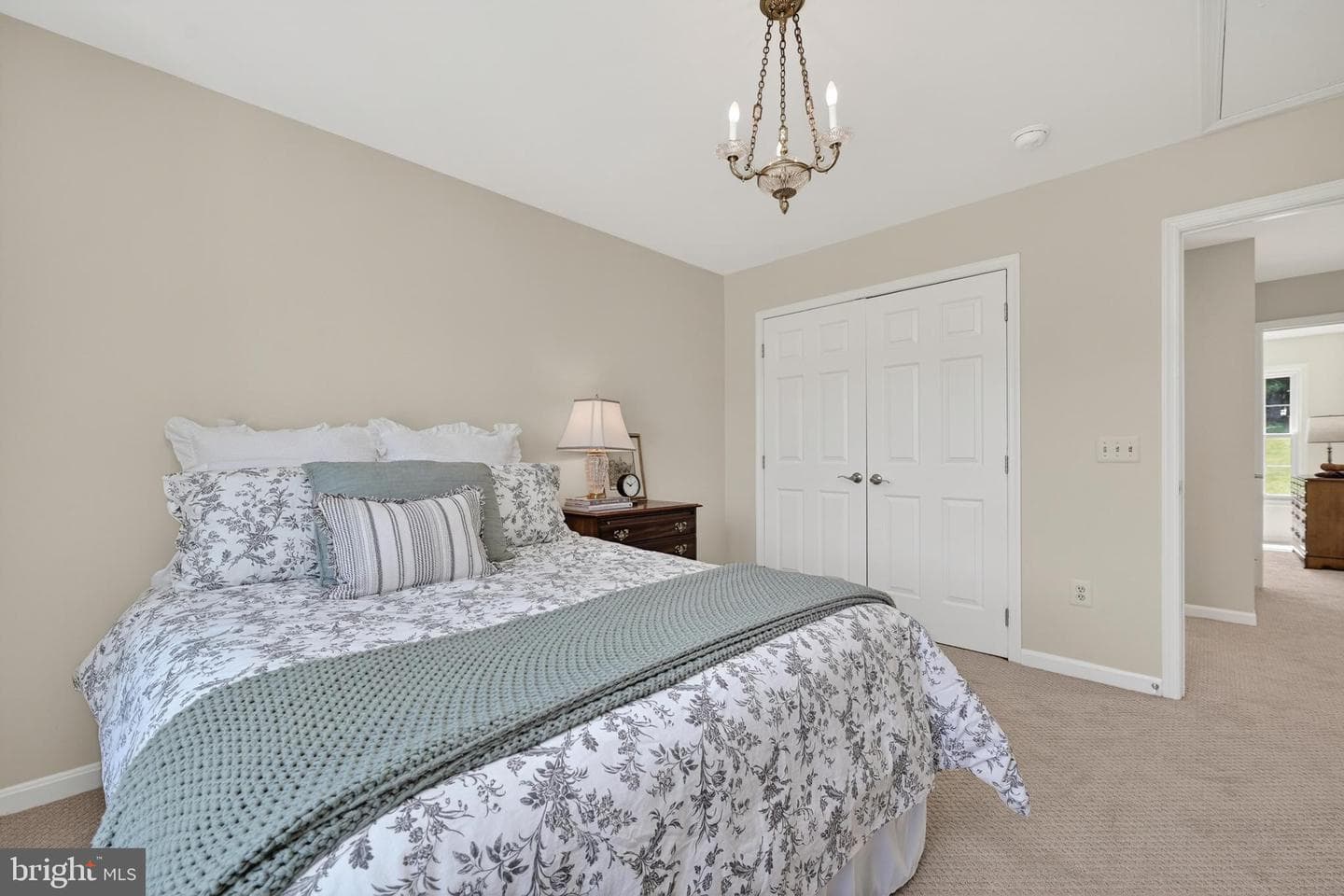 14405 Cervantes Avenue photo 59