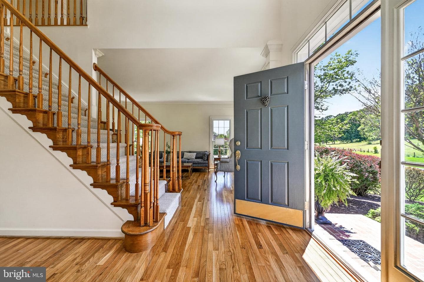 14405 Cervantes Avenue photo 9