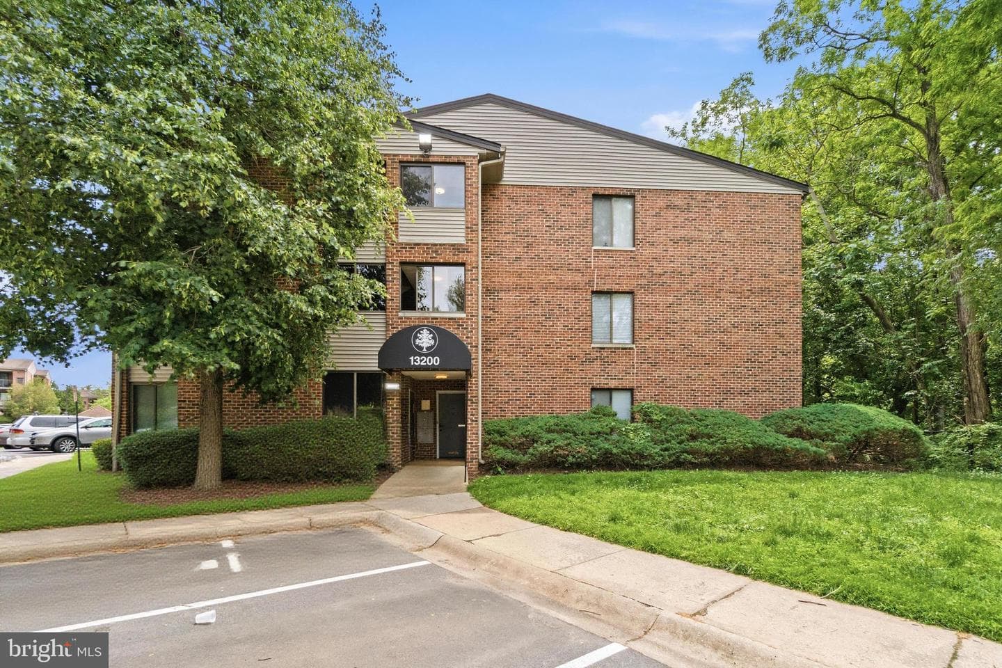 13200 Chalet Place #10-102, Germantown