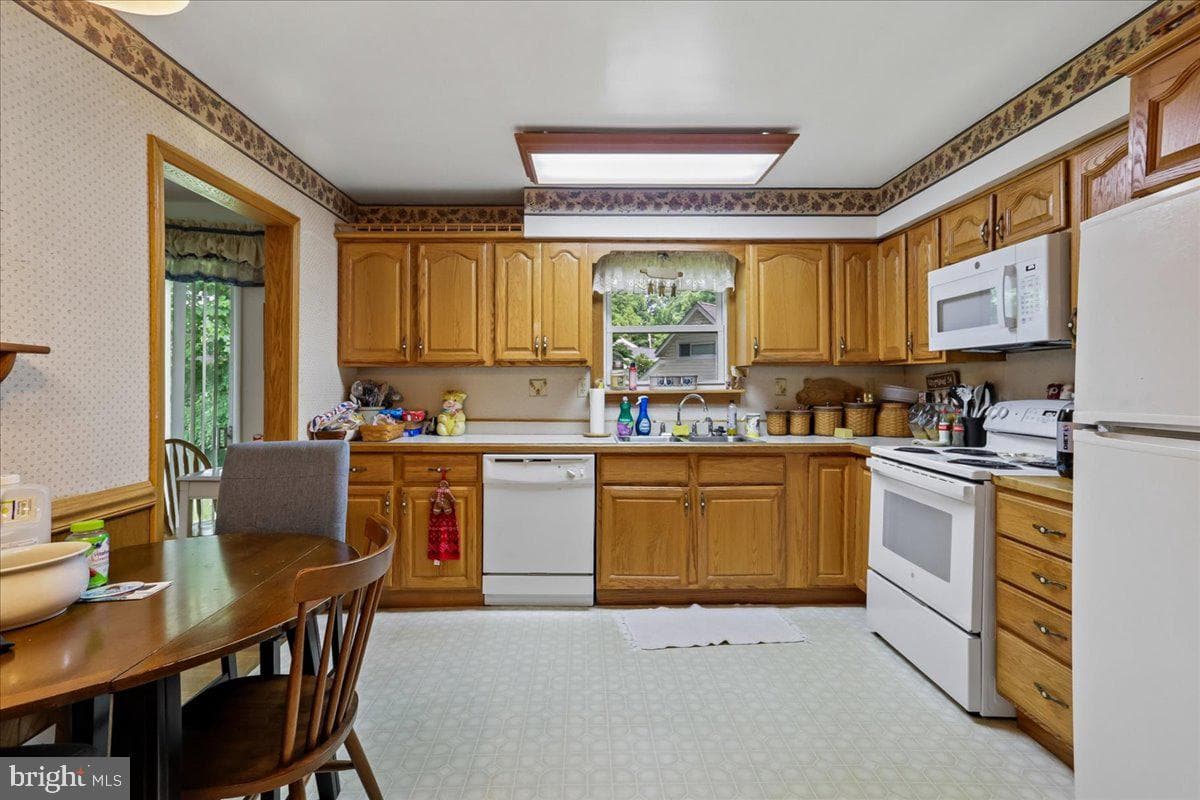 12622 Eastbourne Drive photo 14