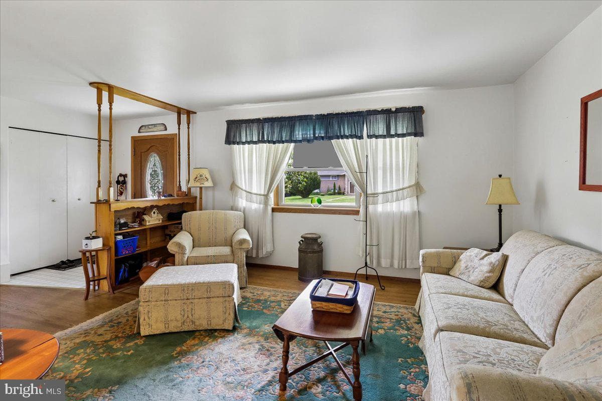 12622 Eastbourne Drive photo 9