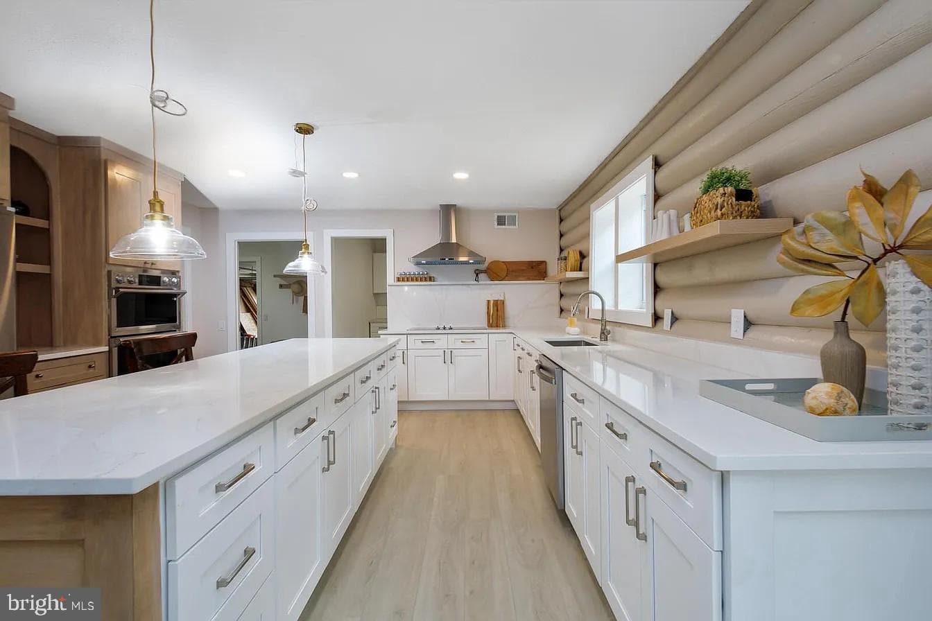 23311 Woodfield Road photo 5