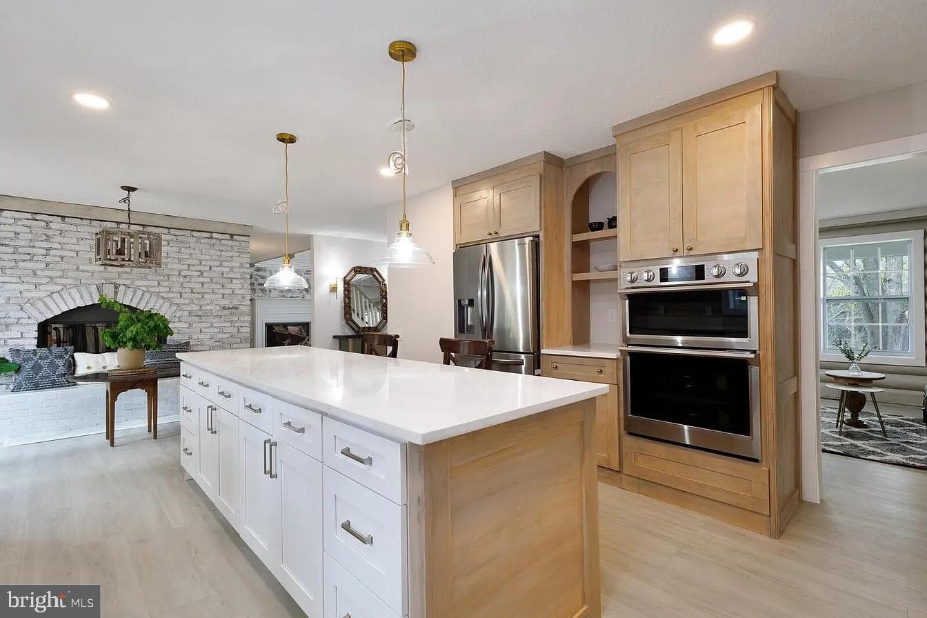 23311 Woodfield Road photo 6