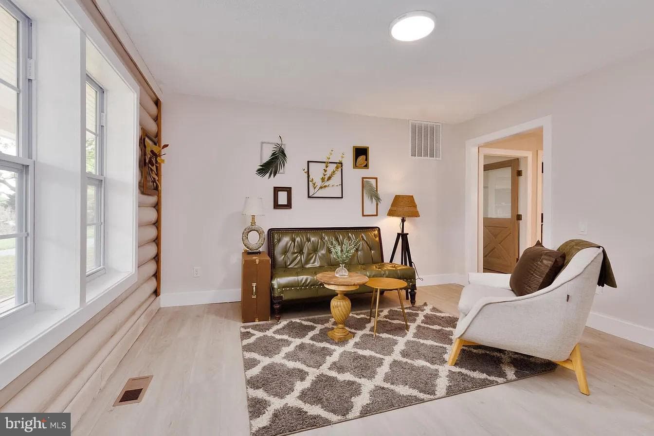 23311 Woodfield Road photo 9