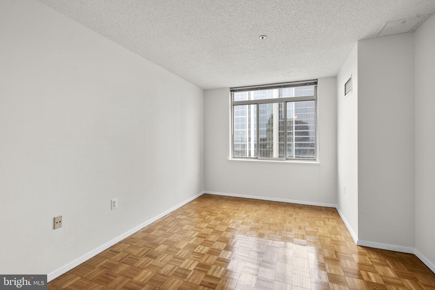 4801 Fairmont Avenue #909 photo 18