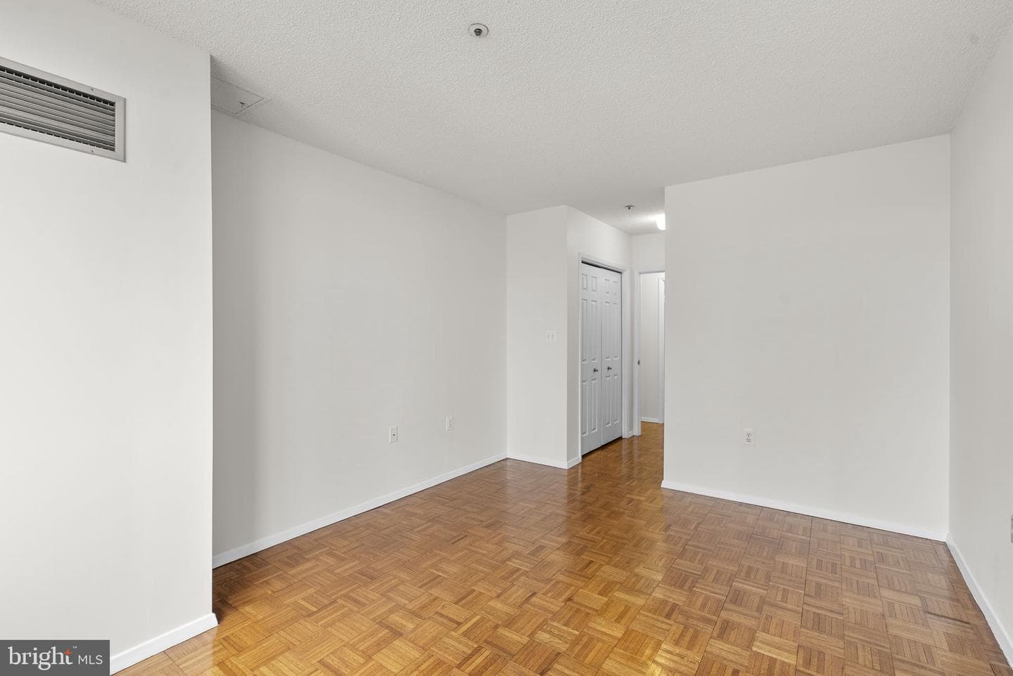 4801 Fairmont Avenue #909 photo 19