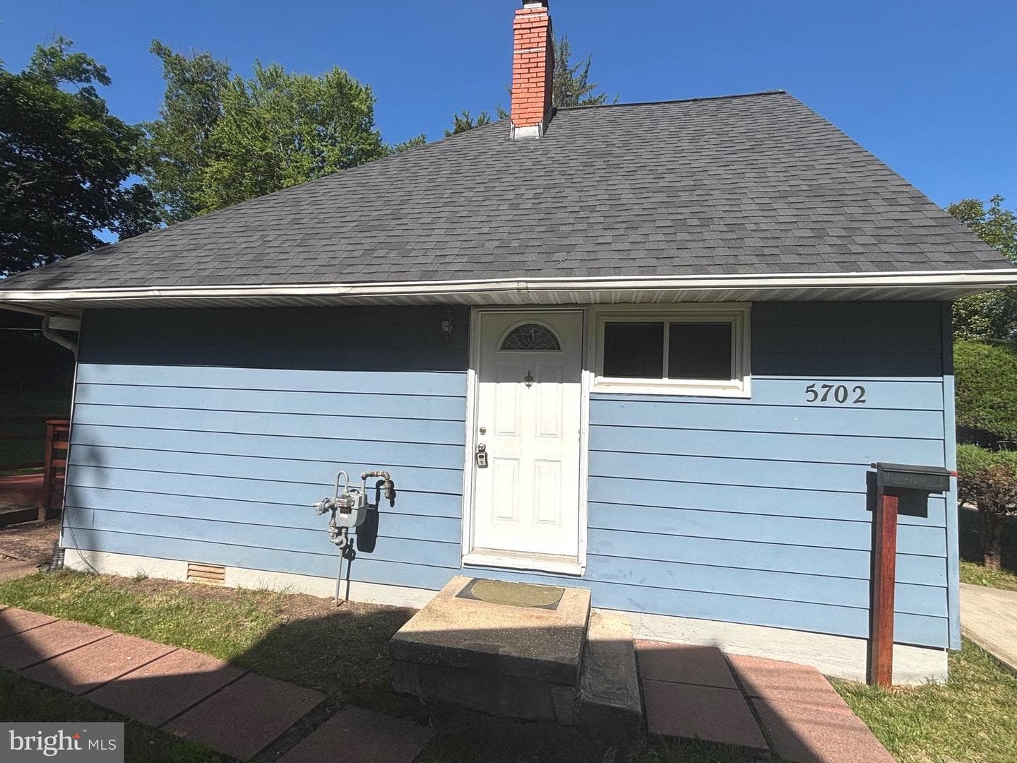 5702 Denfield Road photo 3