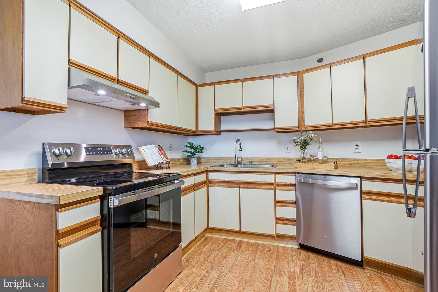 3330 N Leisure World Boulevard #5-819 photo 12