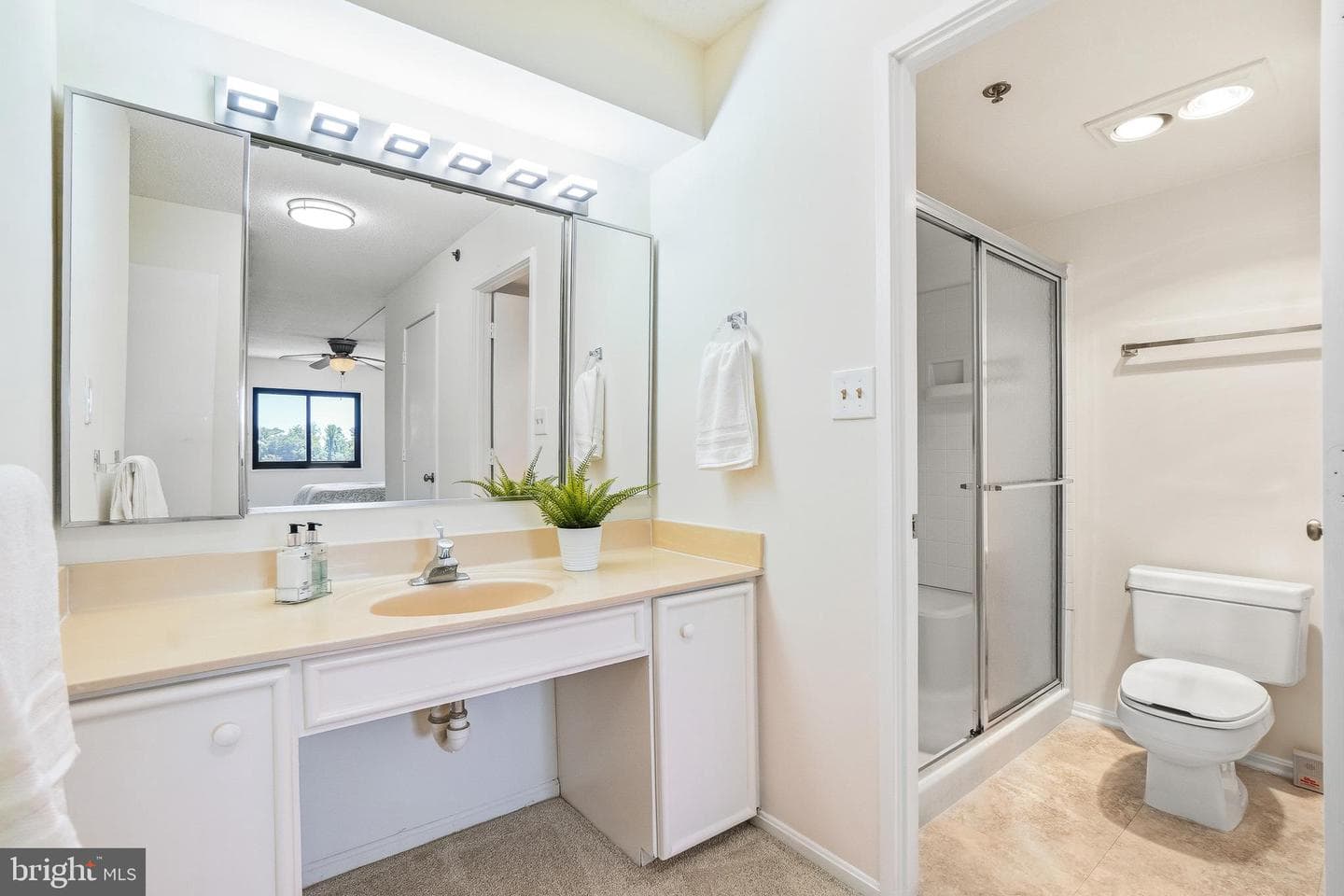 3330 N Leisure World Boulevard #5-819 photo 19