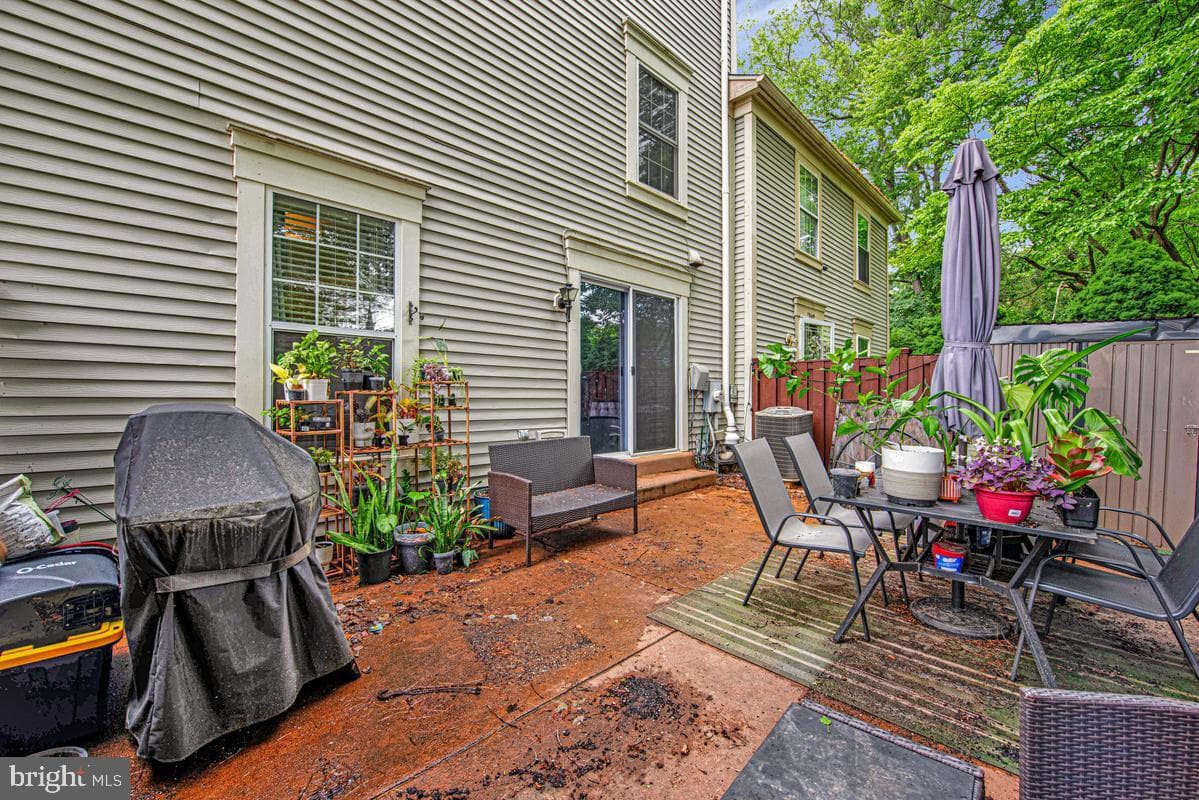 19602 Labelle Court photo 32
