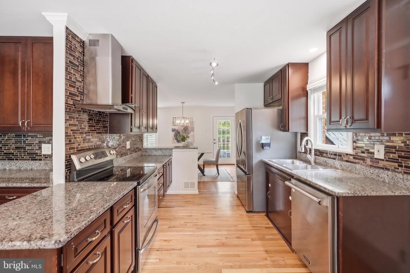 2604 Woodedge Road photo 12