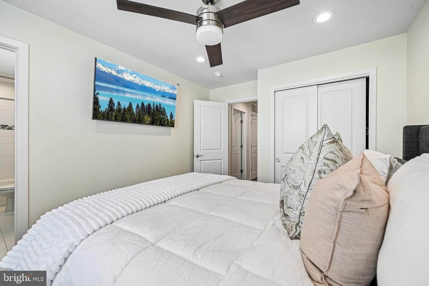 22510 Merganser Street photo 31