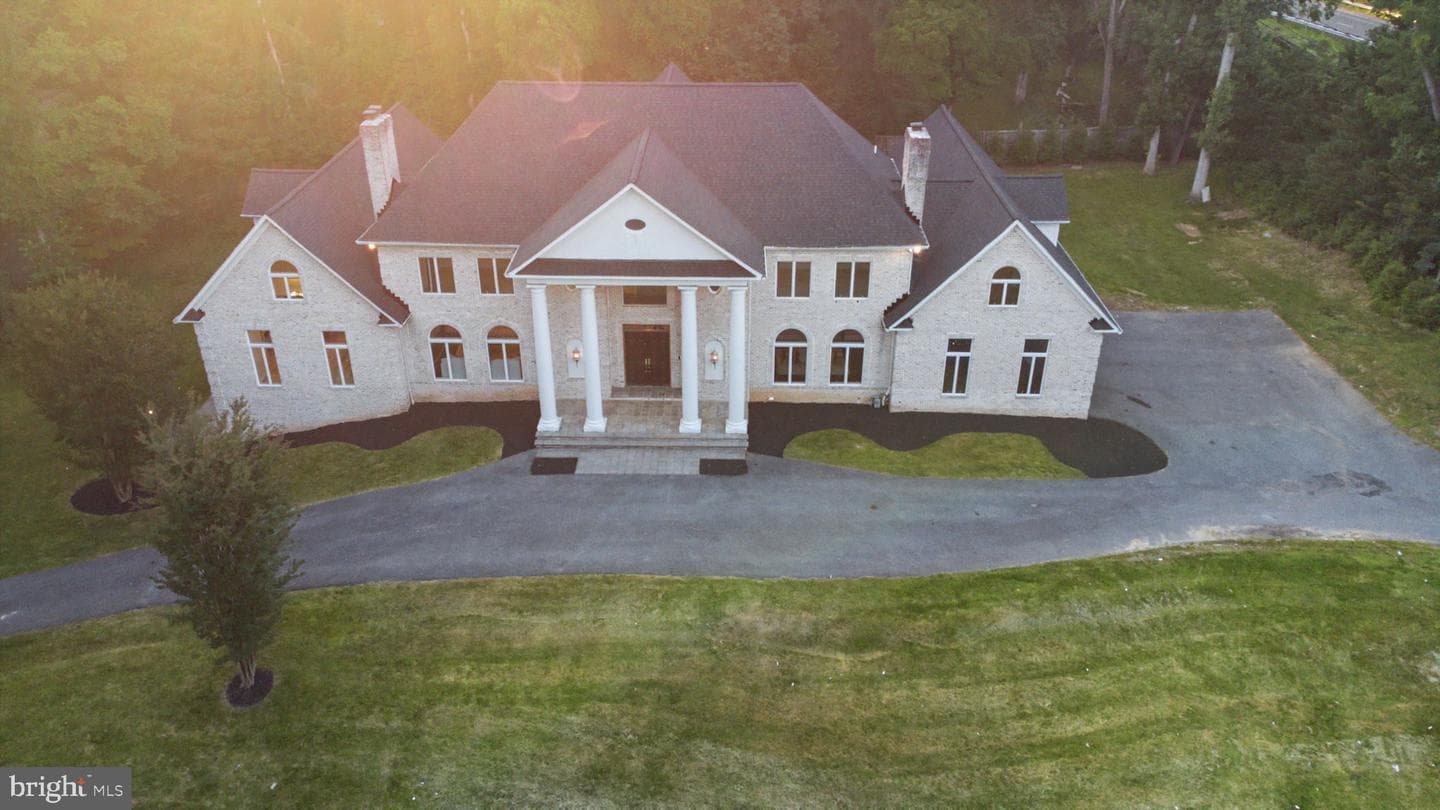 6603 Braeburn Parkway, Bethesda