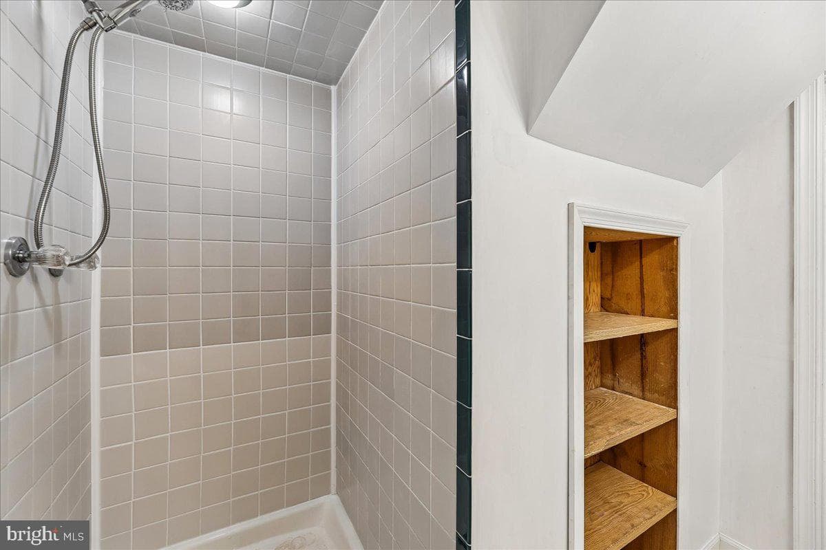 2709 Fenimore Road photo 20