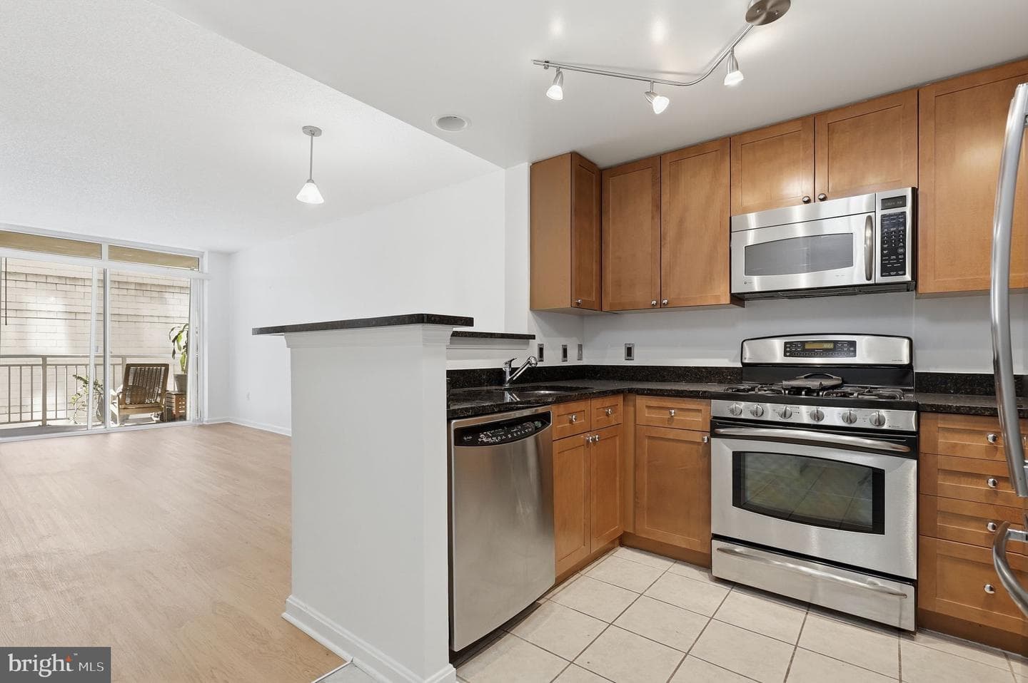 930 Wayne Avenue #201 photo 4