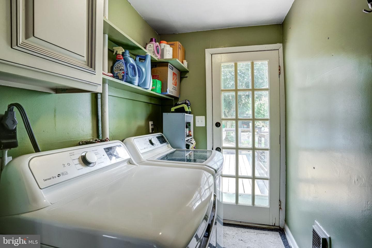 209 Cedar Avenue photo 18