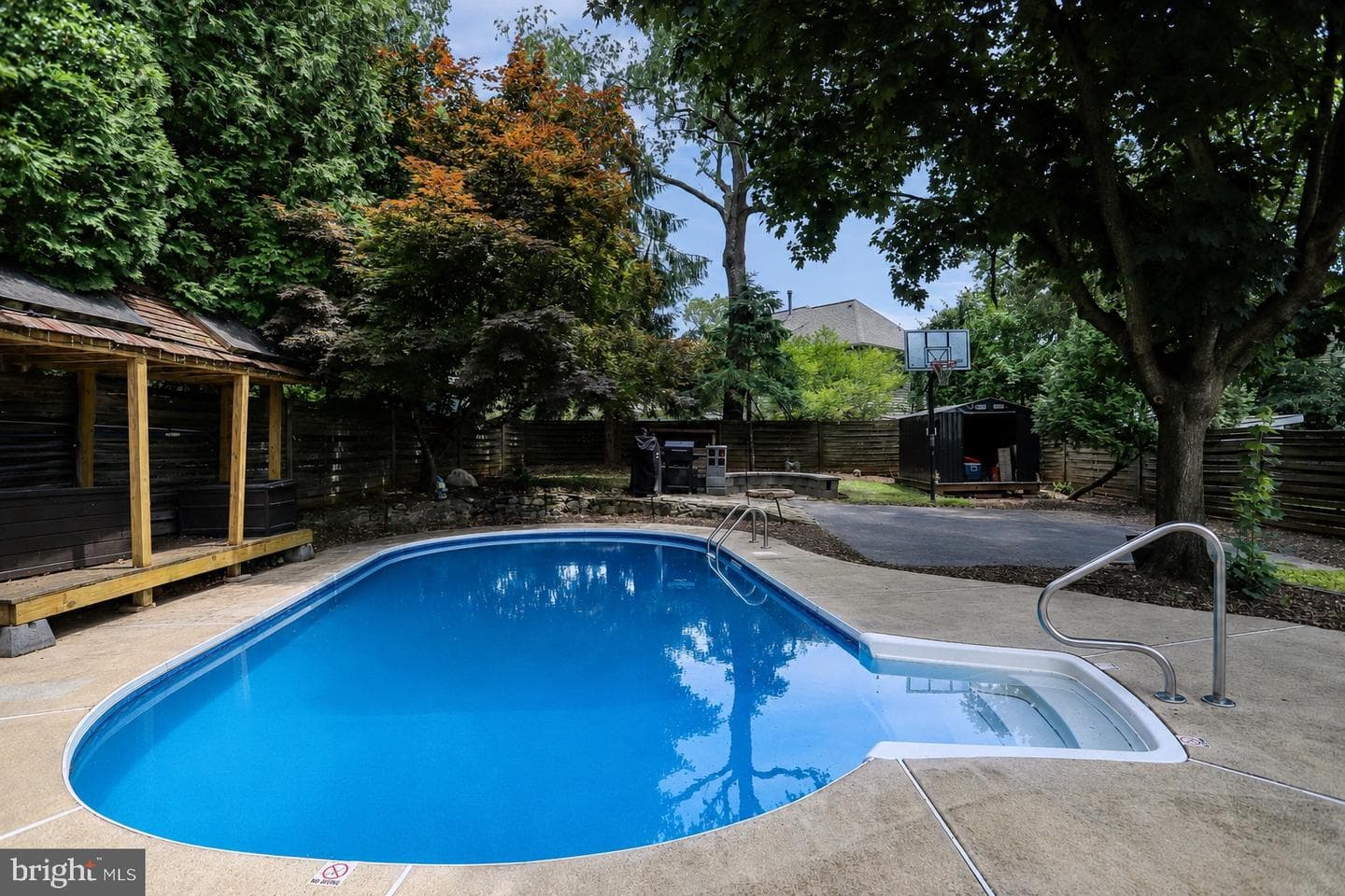 209 Cedar Avenue photo 27