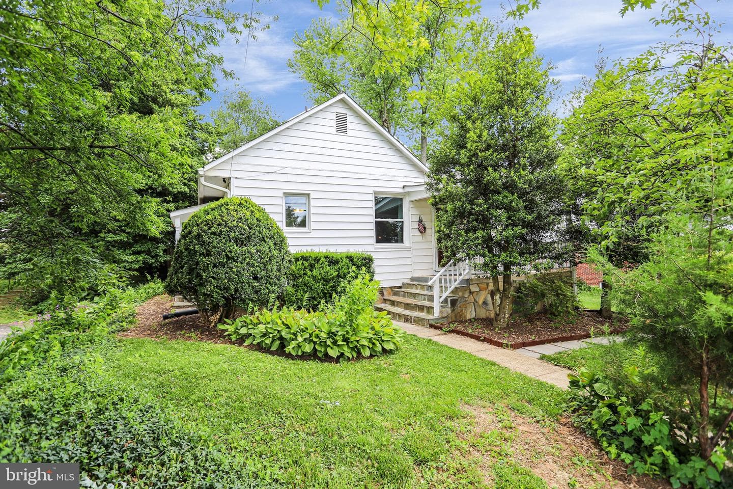 209 Cedar Avenue photo 3