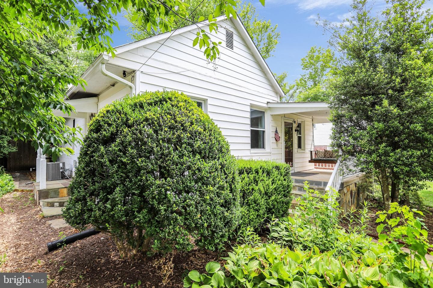 209 Cedar Avenue photo 4