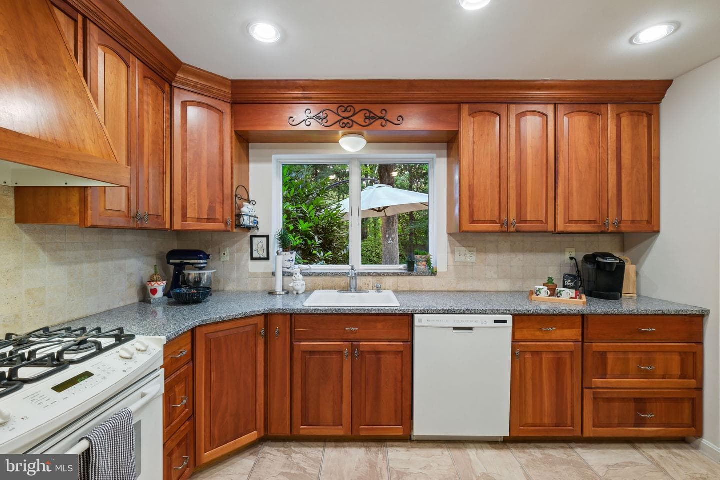 38 Orchard Way N photo 12