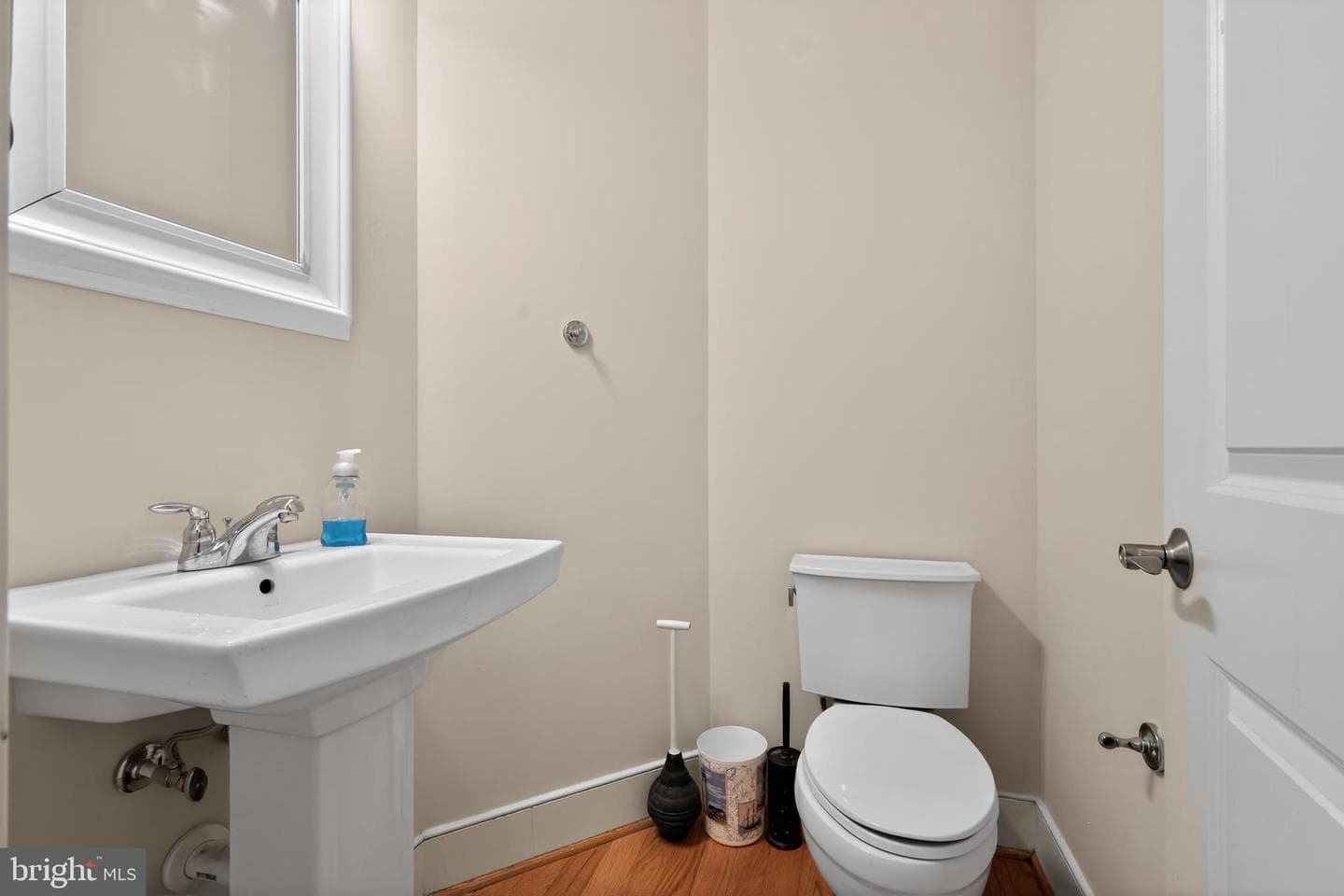2711 Cassedy Street photo 11