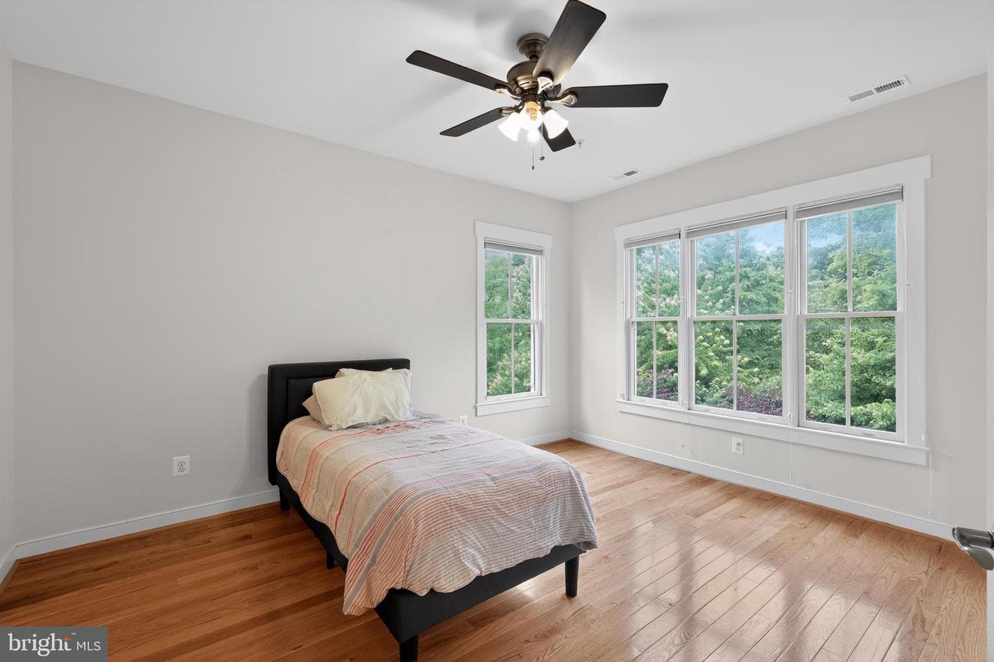 2711 Cassedy Street photo 13