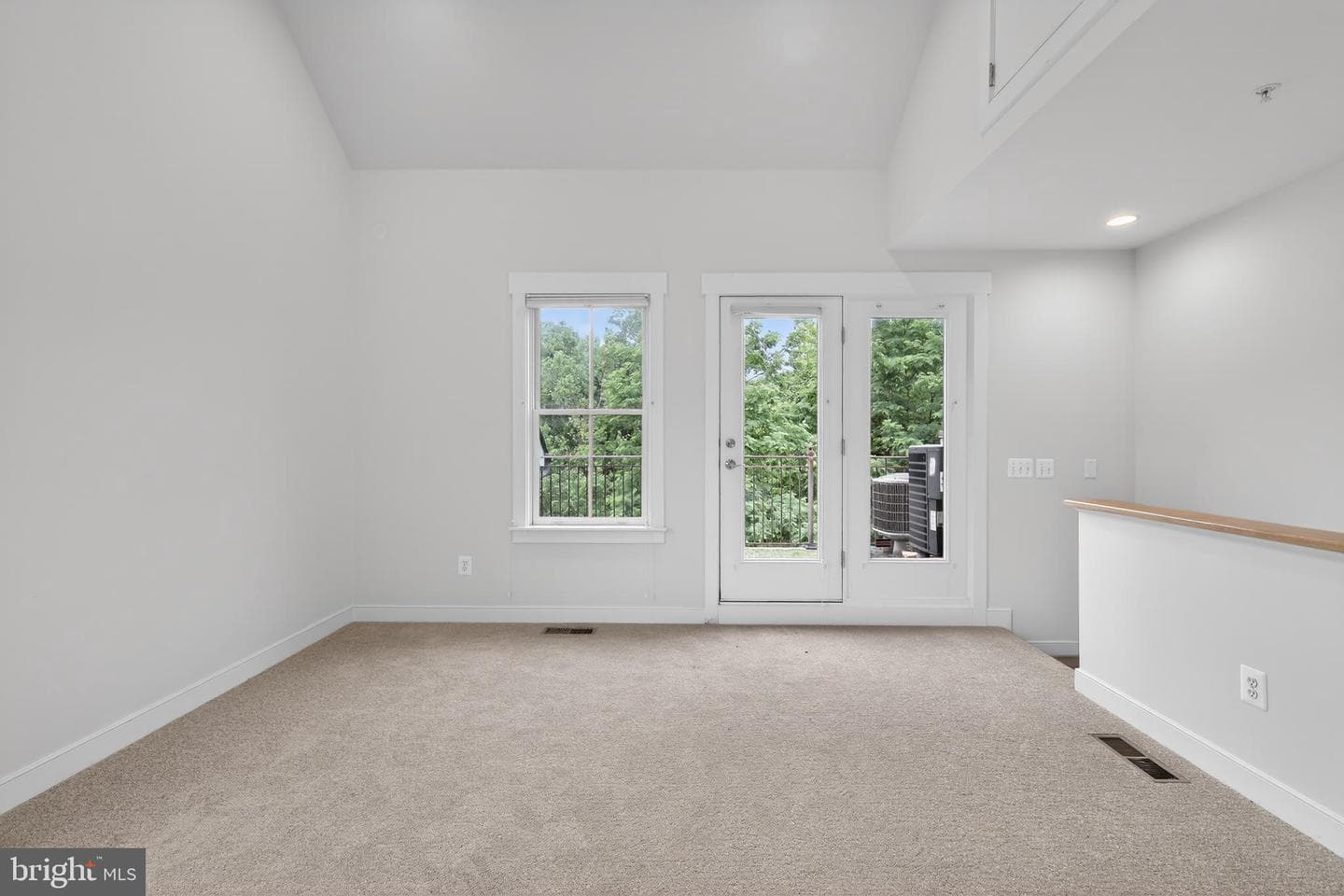 2711 Cassedy Street photo 20