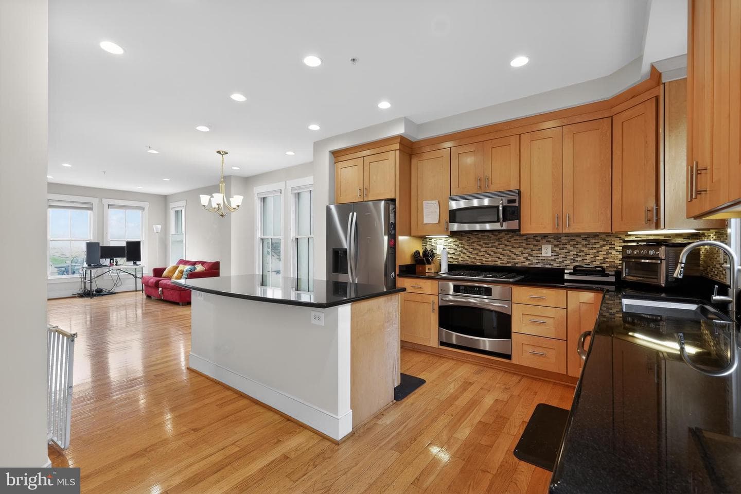 2711 Cassedy Street photo 7