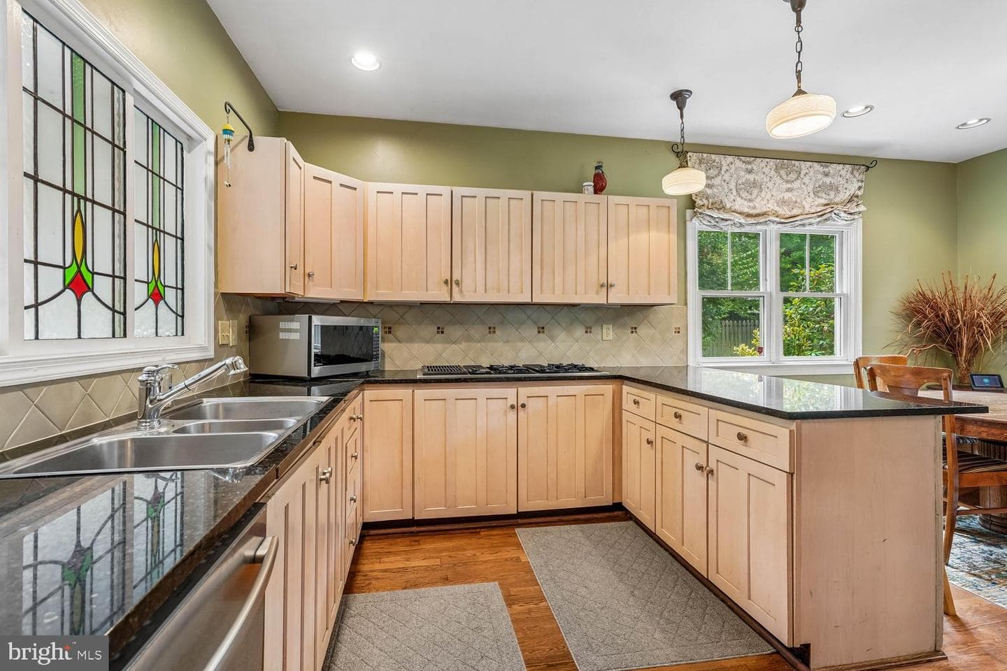 16 Maple Avenue photo 16