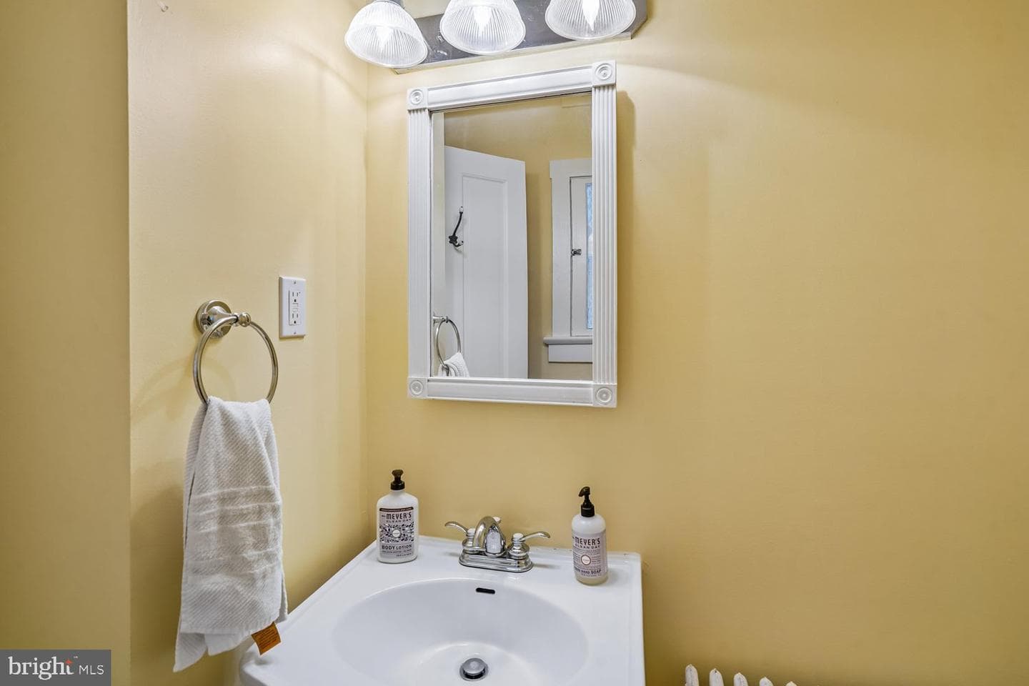 16 Maple Avenue photo 21