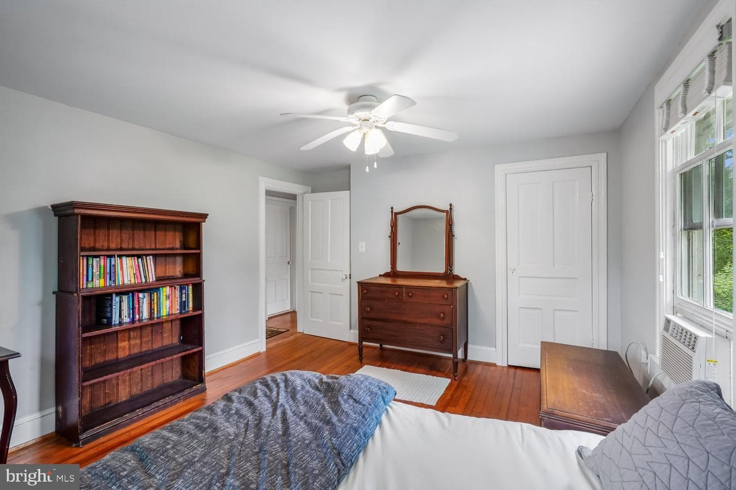 16 Maple Avenue photo 30