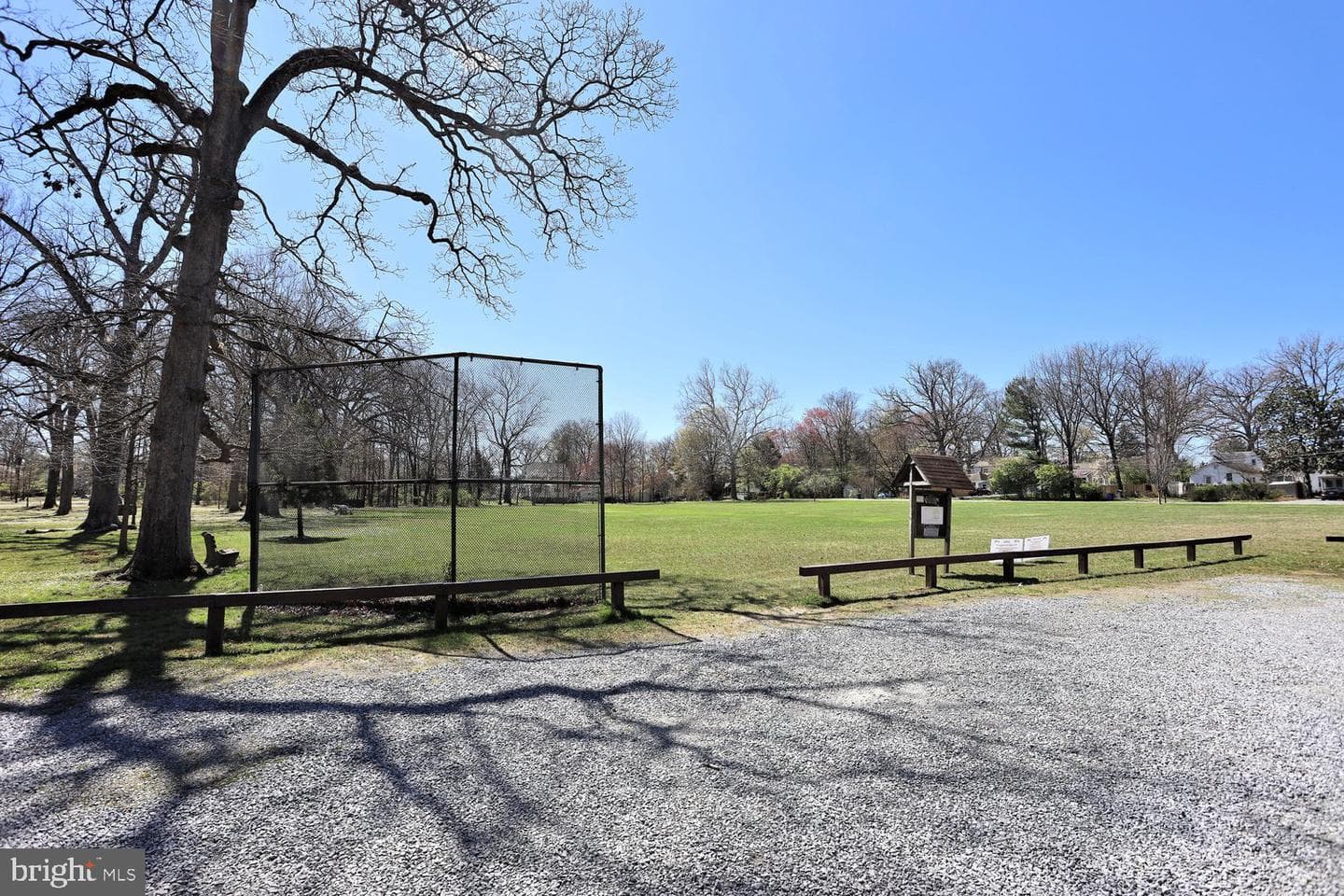 16 Maple Avenue photo 44