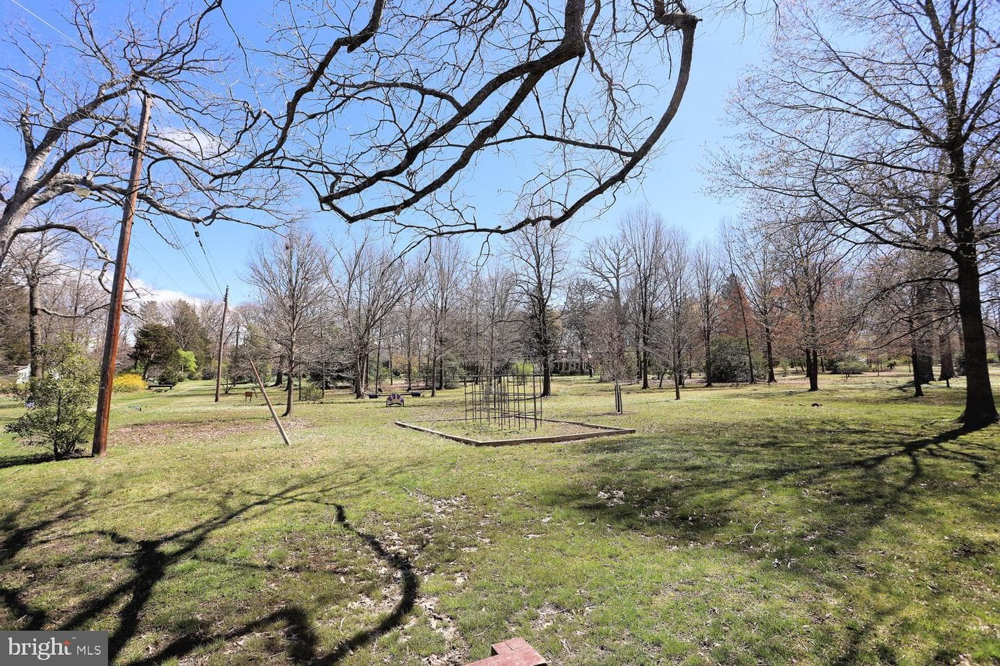 16 Maple Avenue photo 45