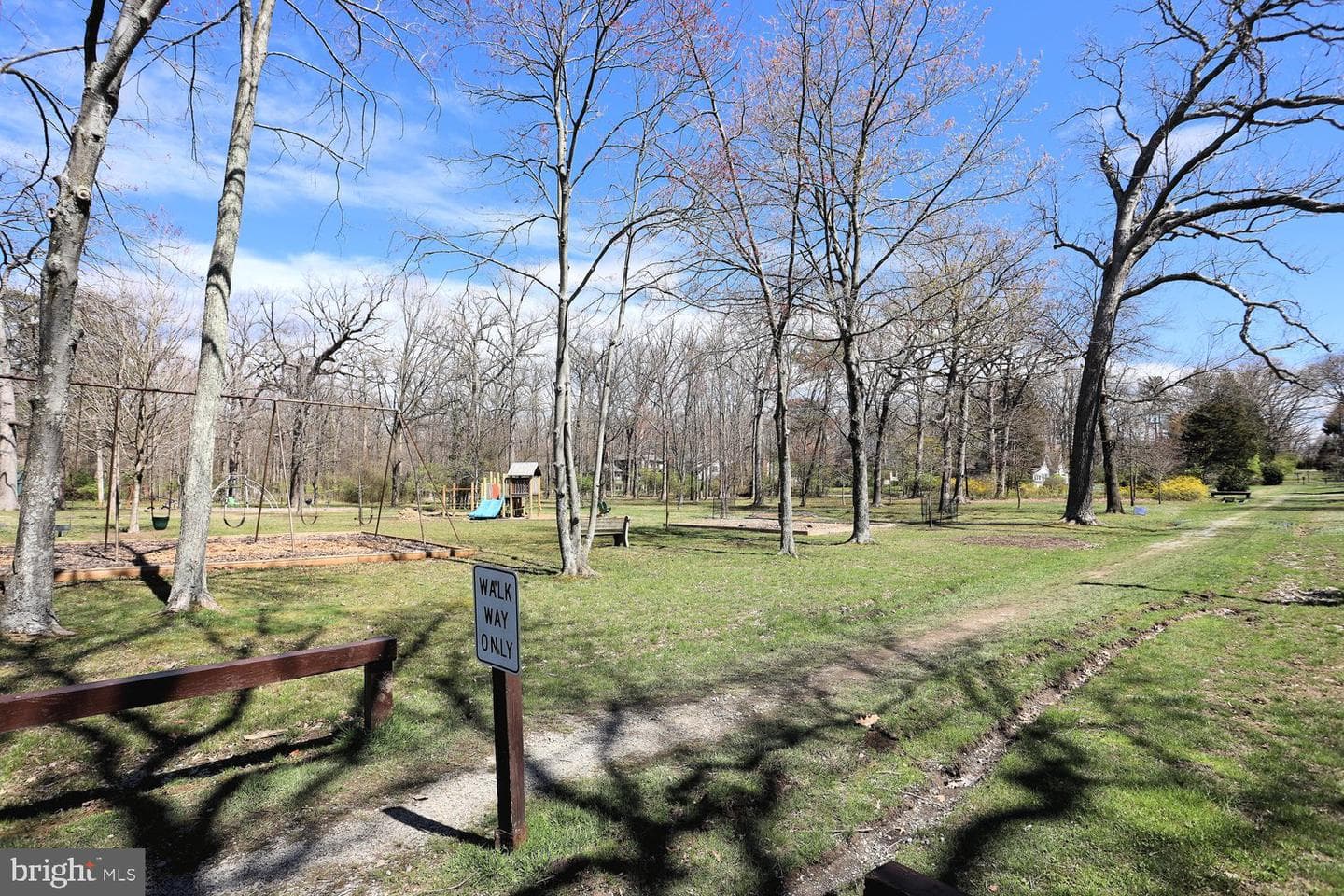 16 Maple Avenue photo 46