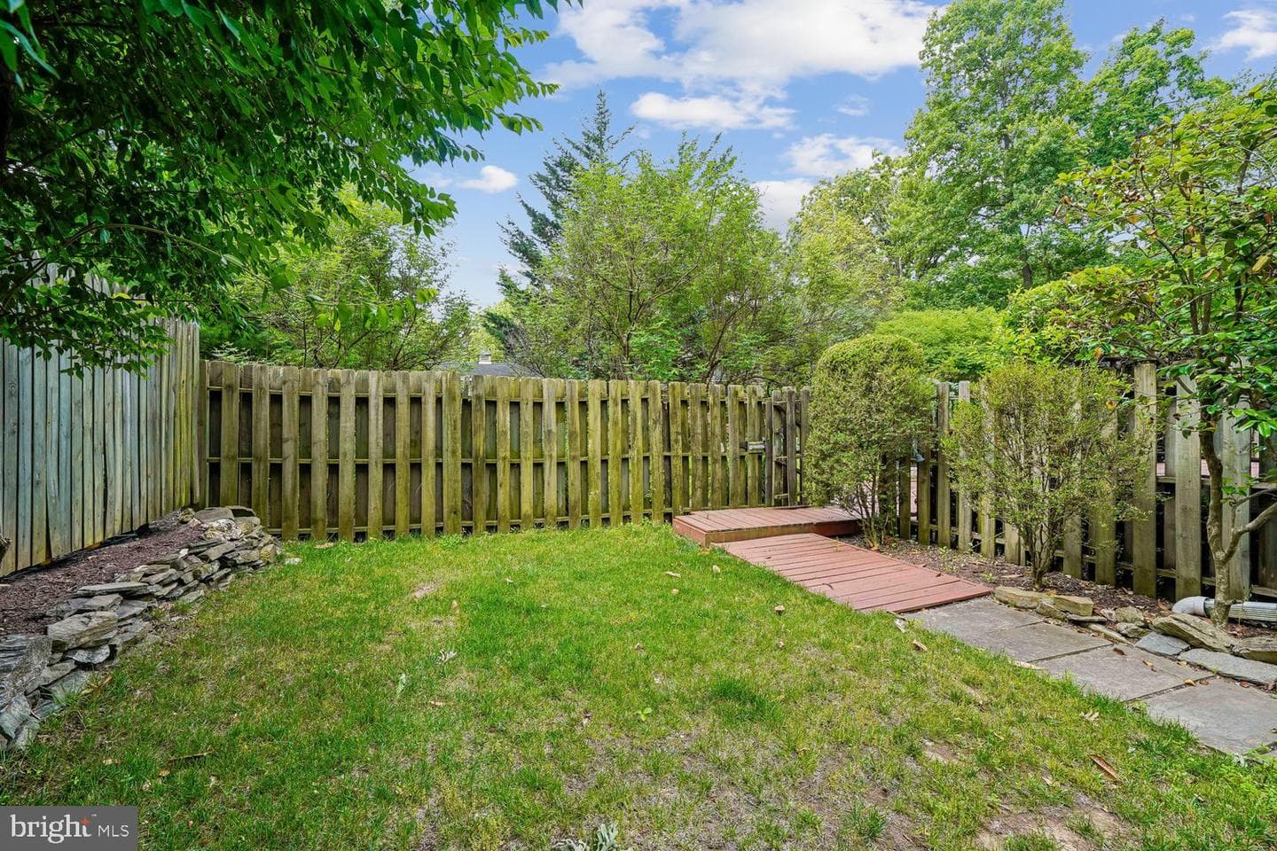16 Maple Avenue photo 61