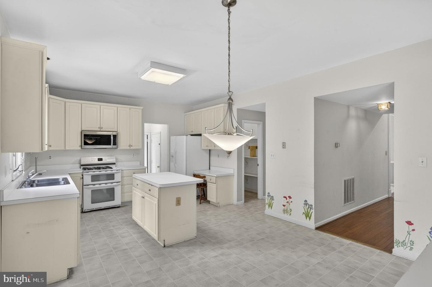 8200 Dry Ridge Road photo 18