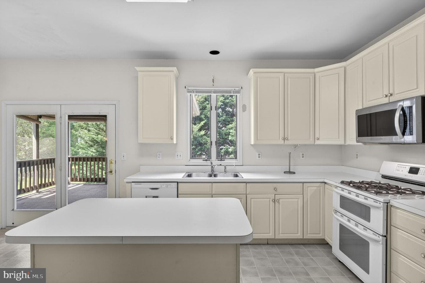 8200 Dry Ridge Road photo 24