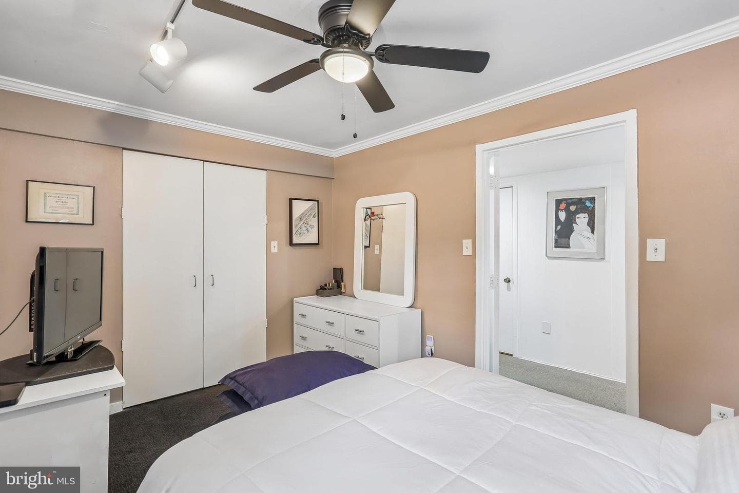 2 Foxhall Court photo 58