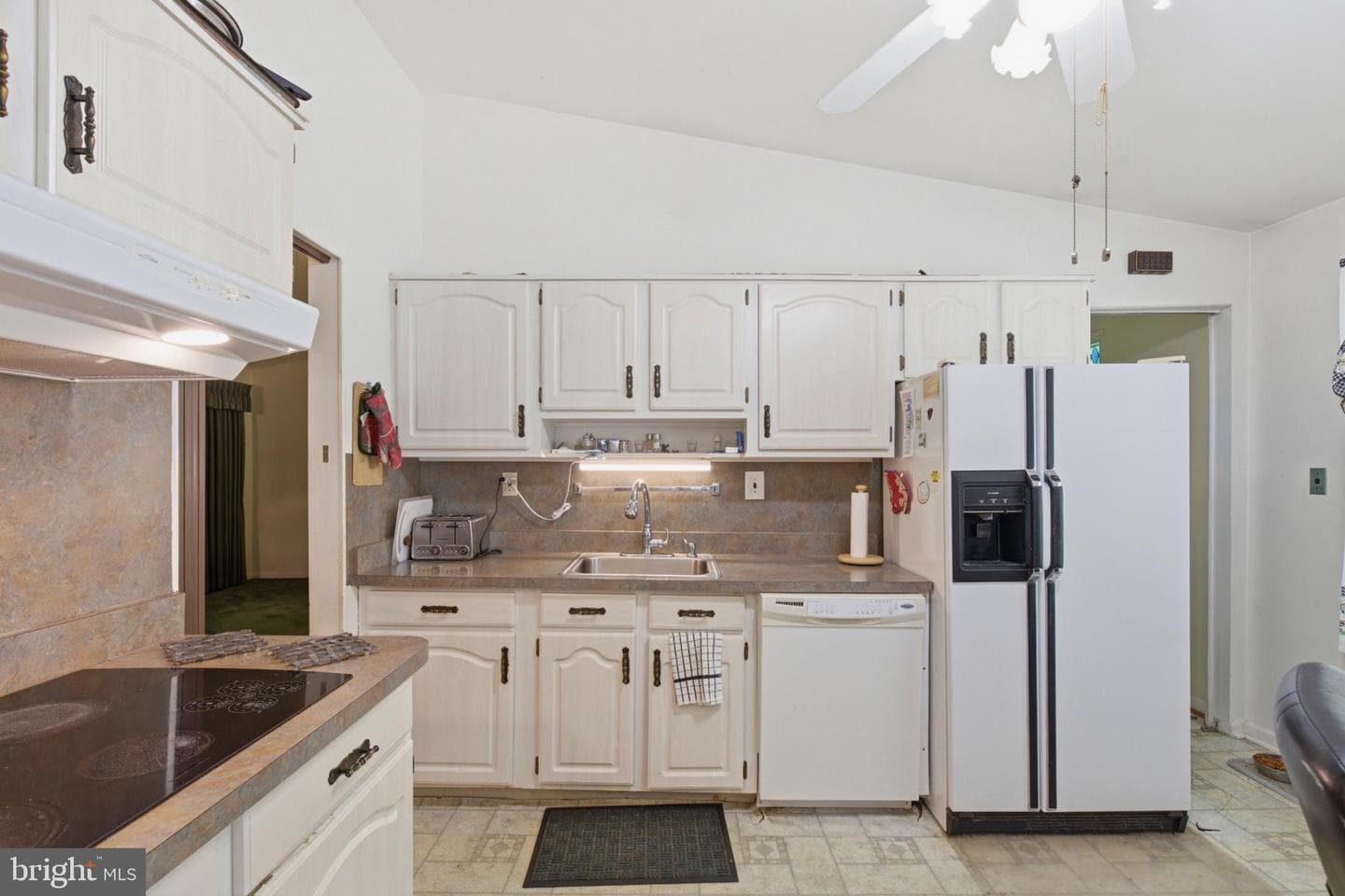 1011 Devere Drive photo 16