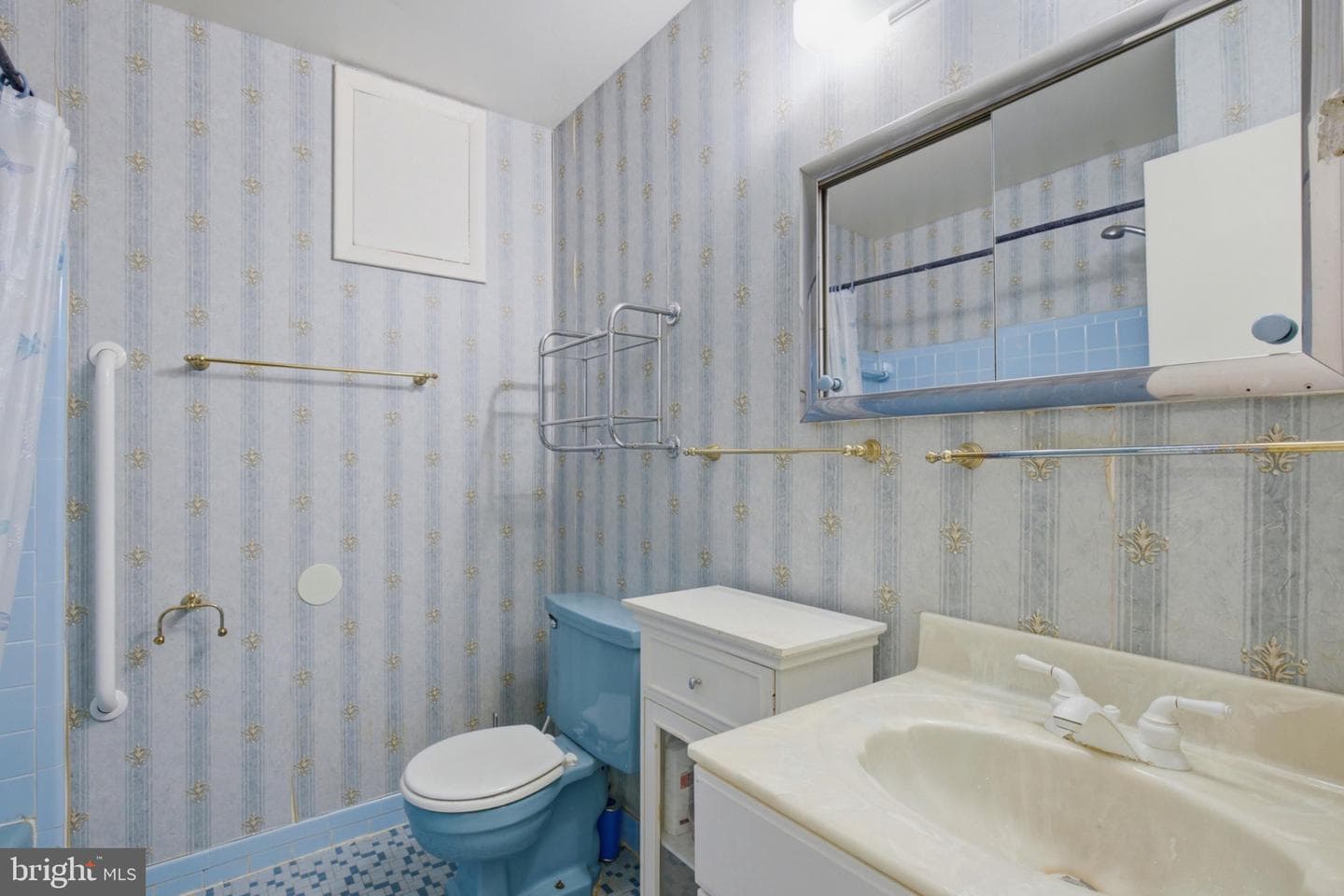 1011 Devere Drive photo 28