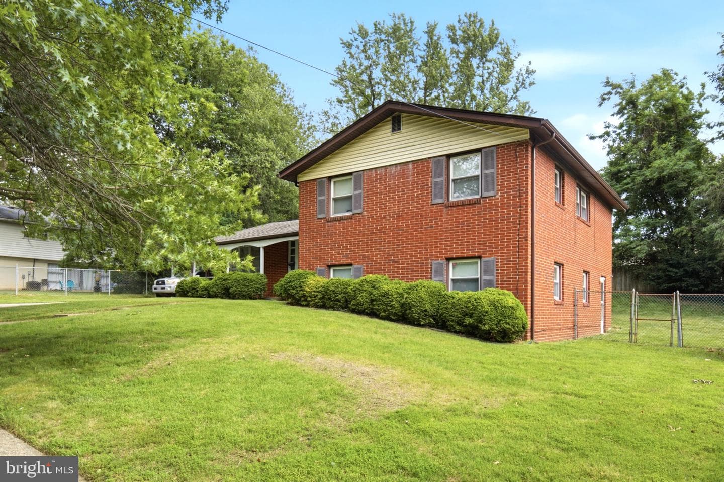 1011 Devere Drive photo 4