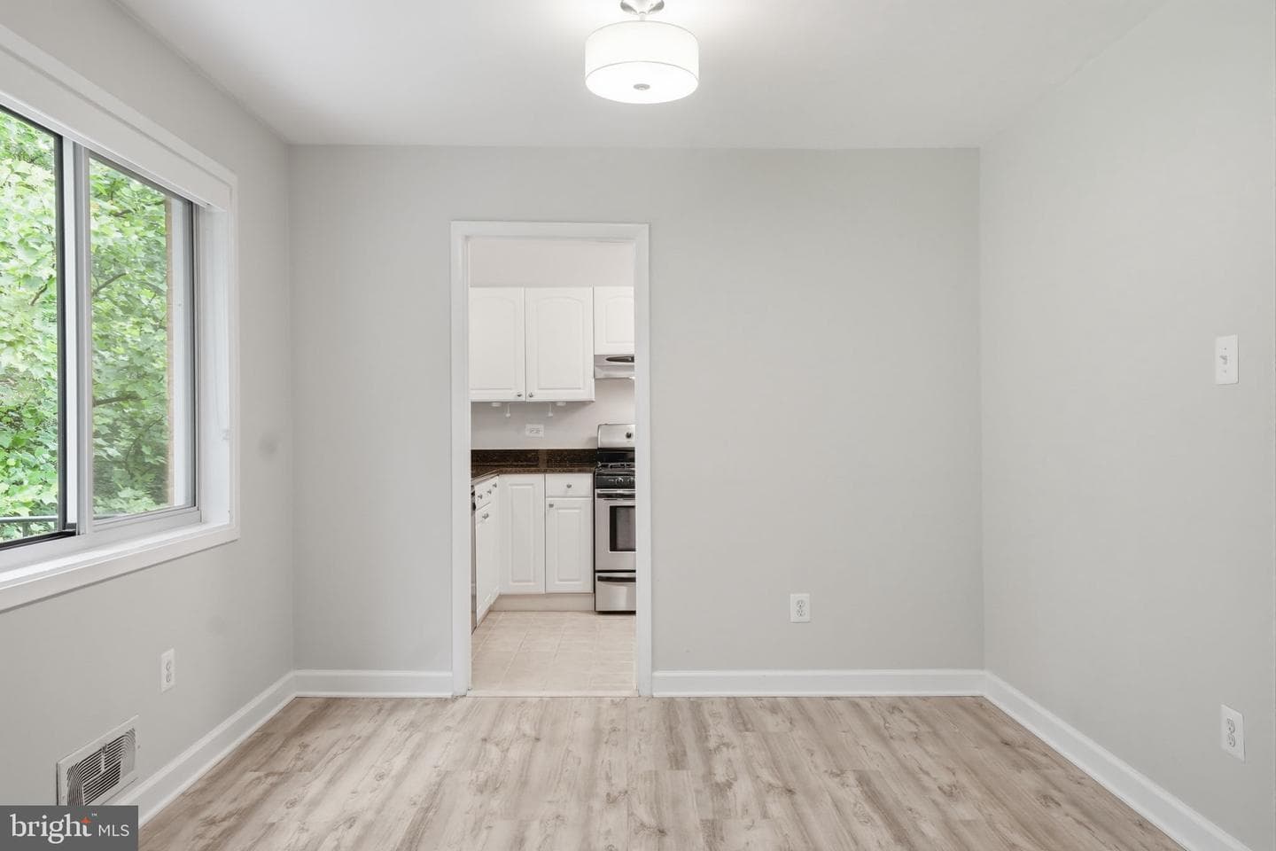 10607 Kenilworth Avenue #k-202 photo 12