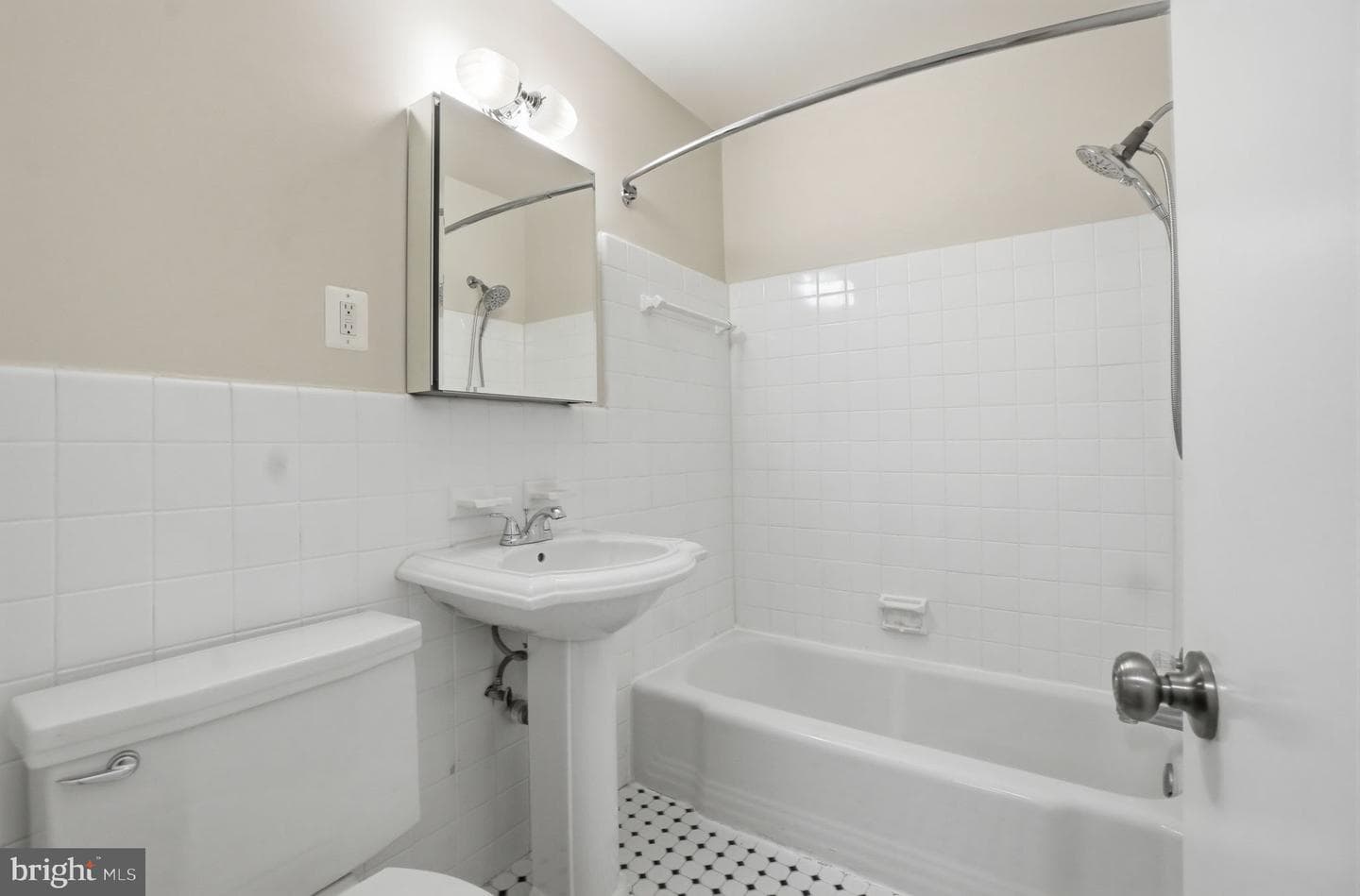10607 Kenilworth Avenue #k-202 photo 4