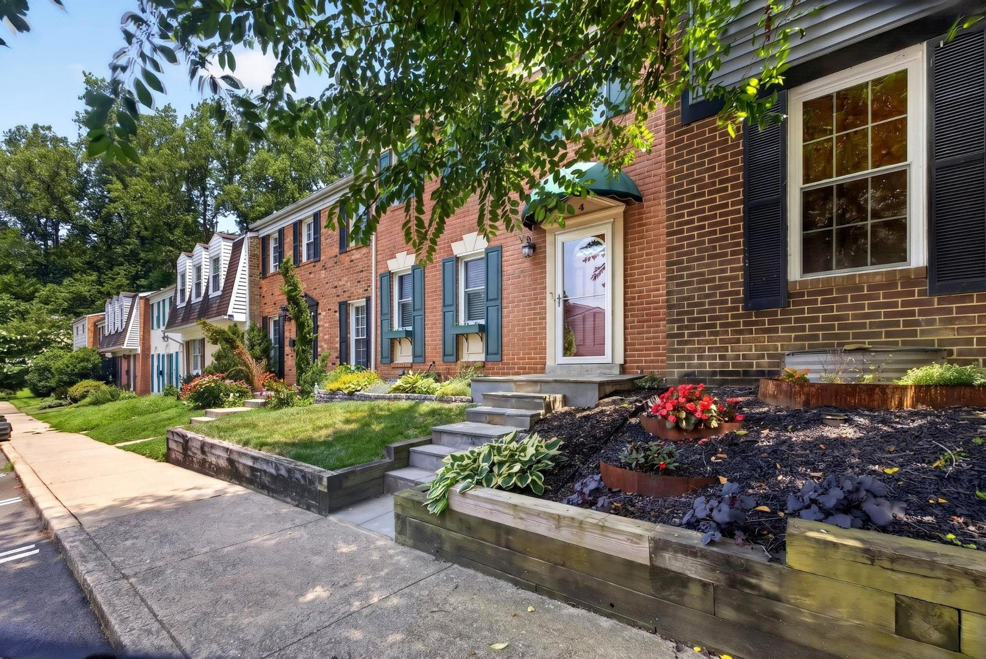4 Honey Brook Circle photo 2