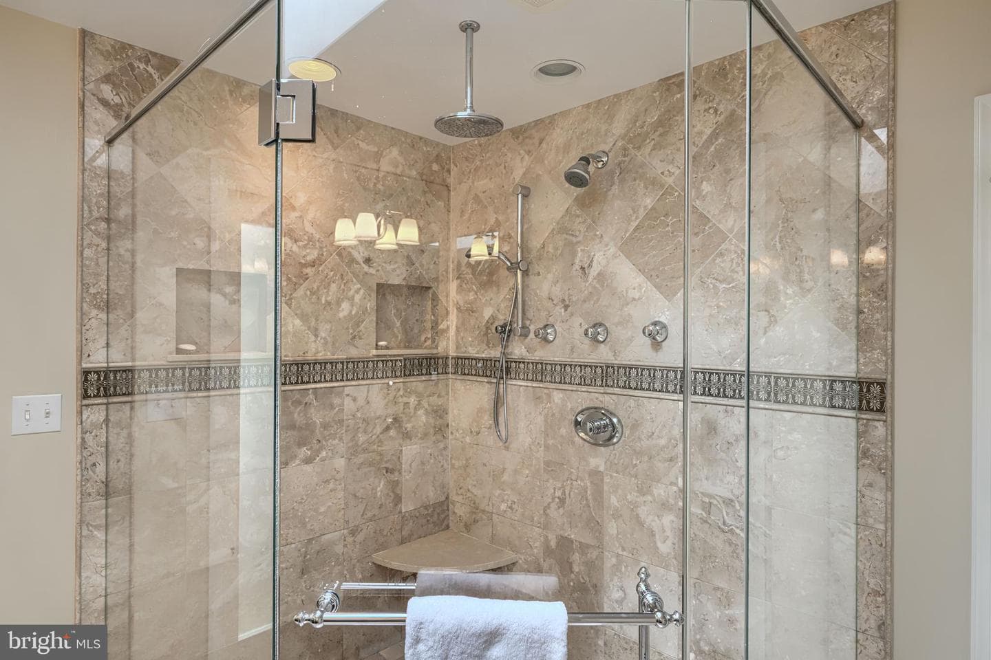 5617 Northfield Road photo 40
