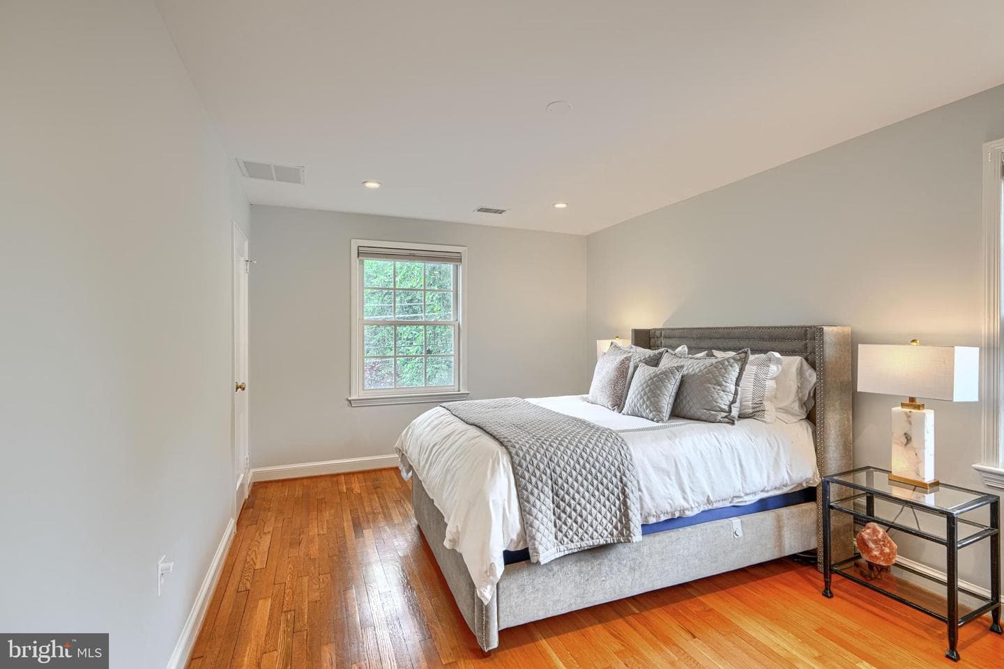 5617 Northfield Road photo 47
