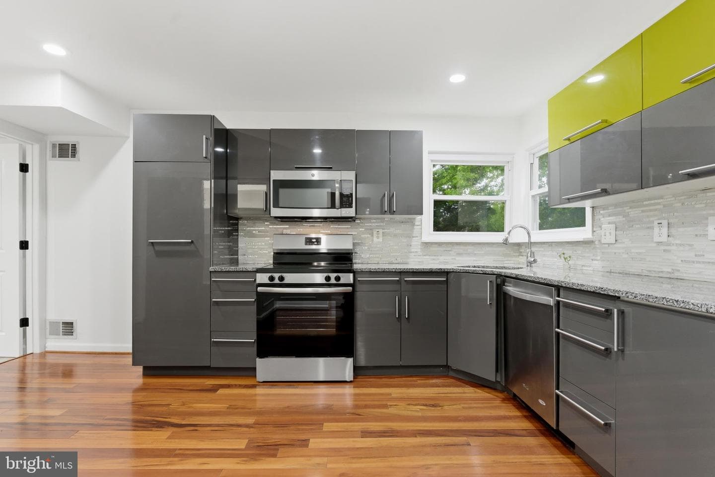 1511 Crest Road photo 14